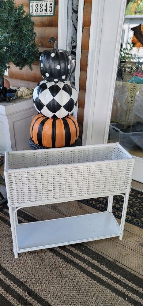 White Wicker Fern Or Plant Stand With Lower Shelf