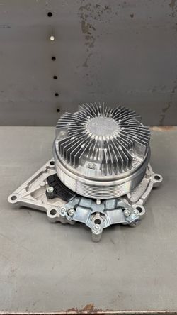 FREIGHTLINER CASCADIA WATER PUMP