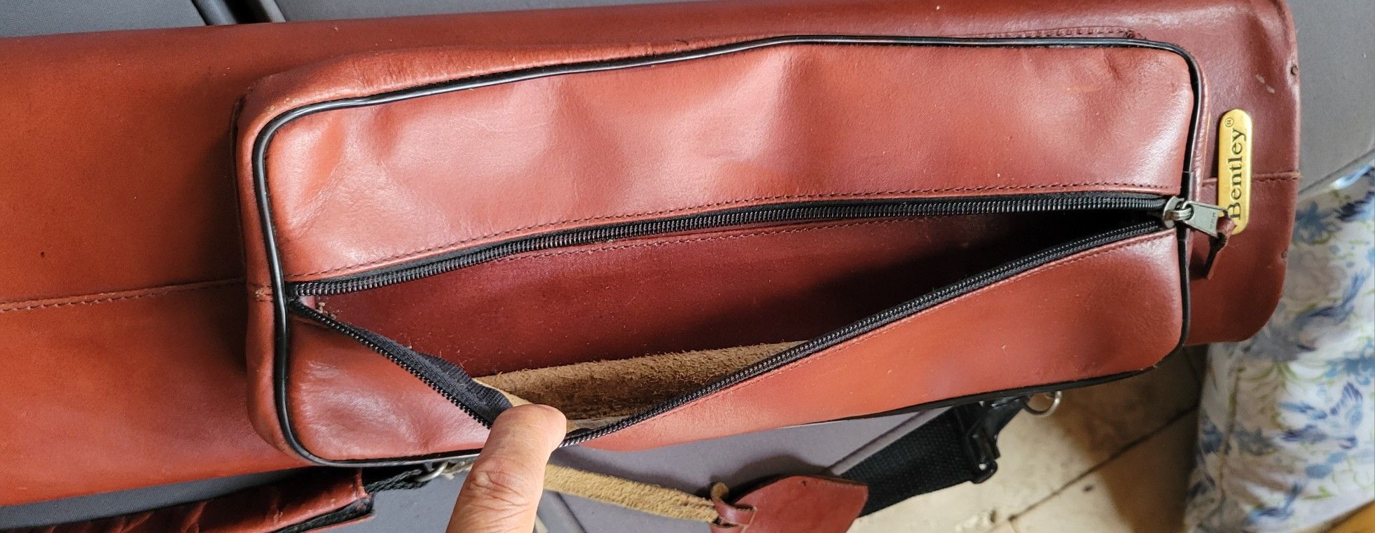 Vtg Bentley Pool 2X4 Cue Case Fully Functional for Sale in Oakland