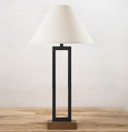 Vintage Simple Desk Light American Style  26”white black with wood accent Table Lamp