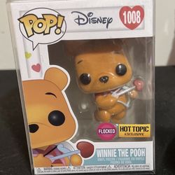 Funko Pop - #1008 Winnie The Pooh Flocked Valentine's Hot Topic - New Protector