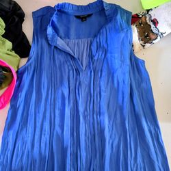 Small Simply Vera Vera Wang Tie-Front Pintuck Top
Simply Vera