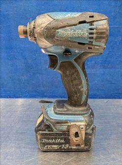 Makita XDT04 with Battery
