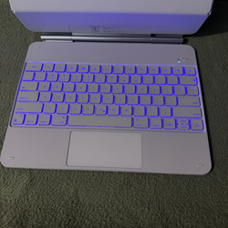 iPad Air 11” Case w/ Magic Keyboard