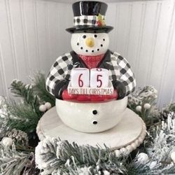 Brand New Countdown To Christmas Scentsy Warmer