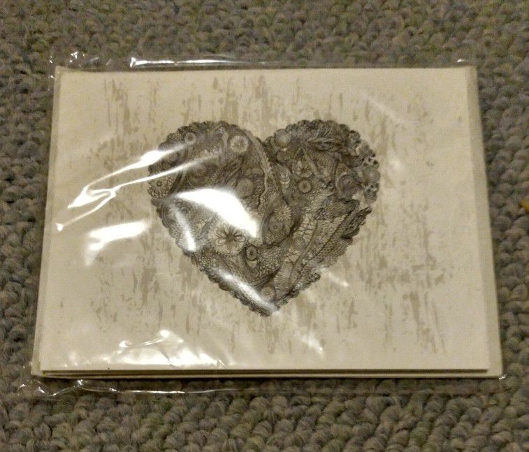 BRAND NEW IN PACKAGE MICHAEL'S GRAPHIC FRONT BLACK/GRAY FLOWER/LEAF HEART CREAM/OFF WHITE 6 PIECE BLANK INSIDE NOTE CARD SET 