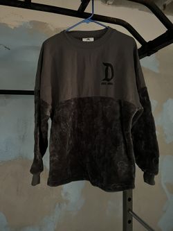 DISNEY SWEATER