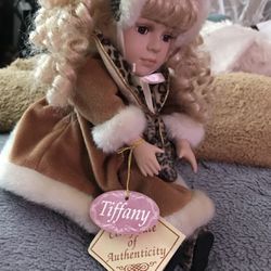 Beautiful Dan Dee Collector's Choice Tiffany Wind-up Musical Porcelain Doll