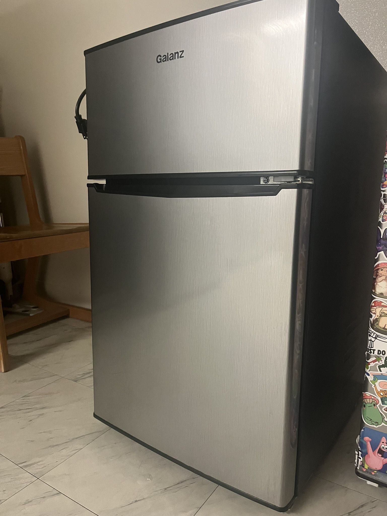 Mini Fridge - Good For Dorms, Garages, Extra Storage