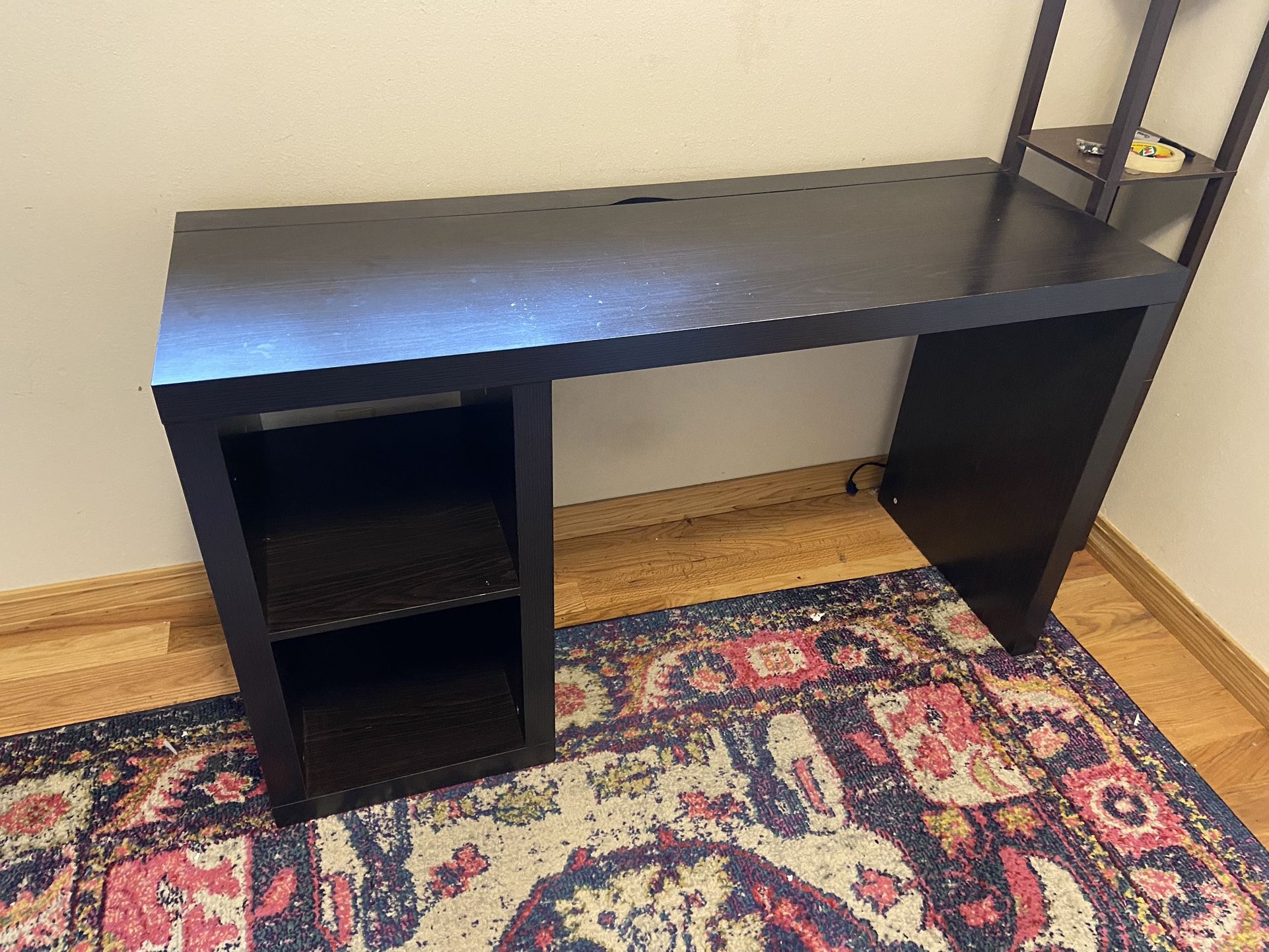 FREE DESK