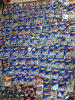 Vintage 90s early 2000s Hotwheel cars - In packaging