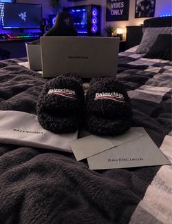 Balenciaga Furry Slides Black