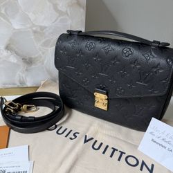 LOUIS VUITTON Black REAL