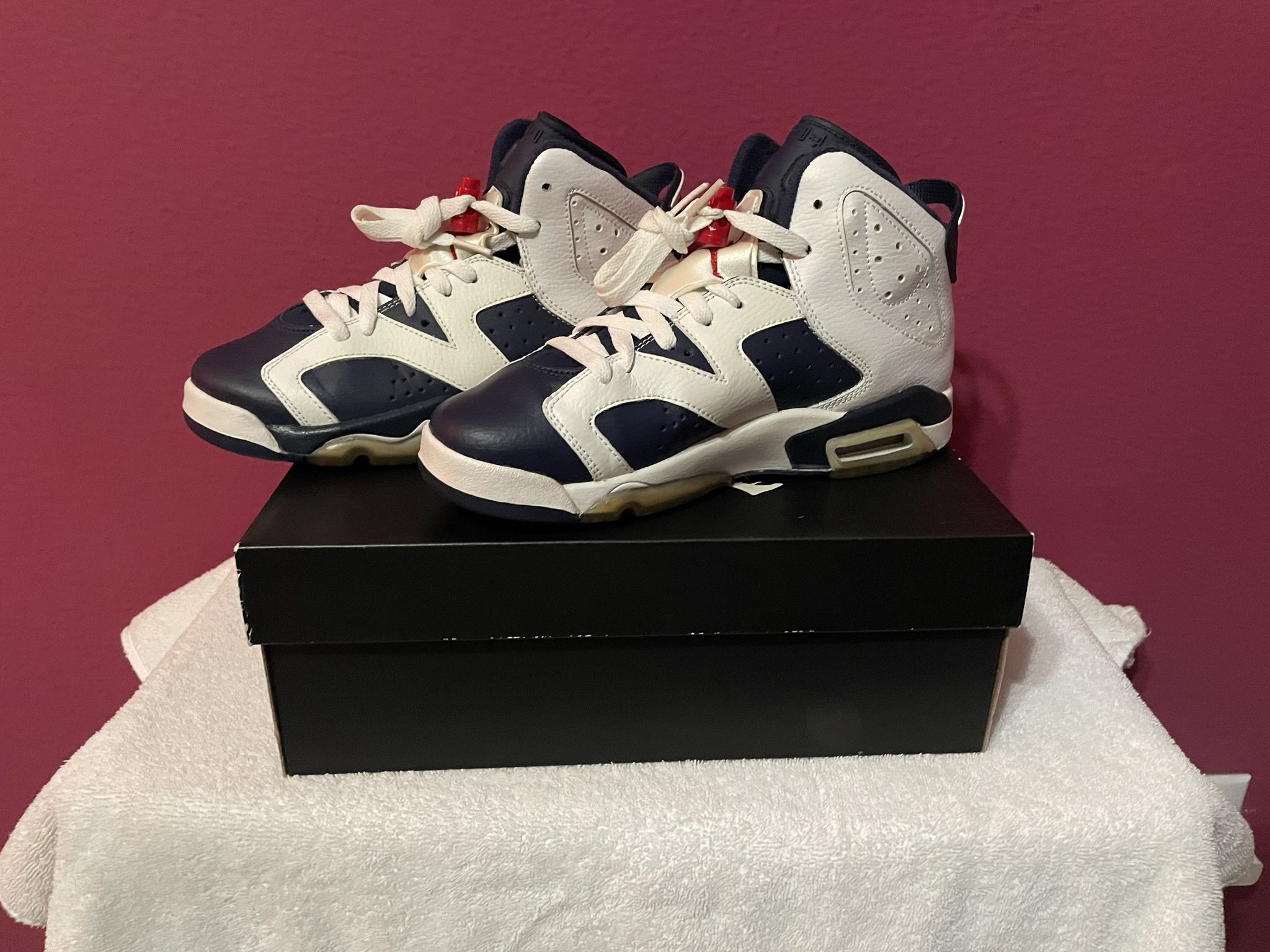Nike Air Jordan Retro Olympic (GS Youth Size 5) (Women's Size 7)