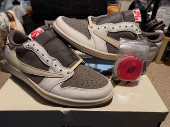 Travis Scott Jordan 1 Reverse Mocha size 9 & 11