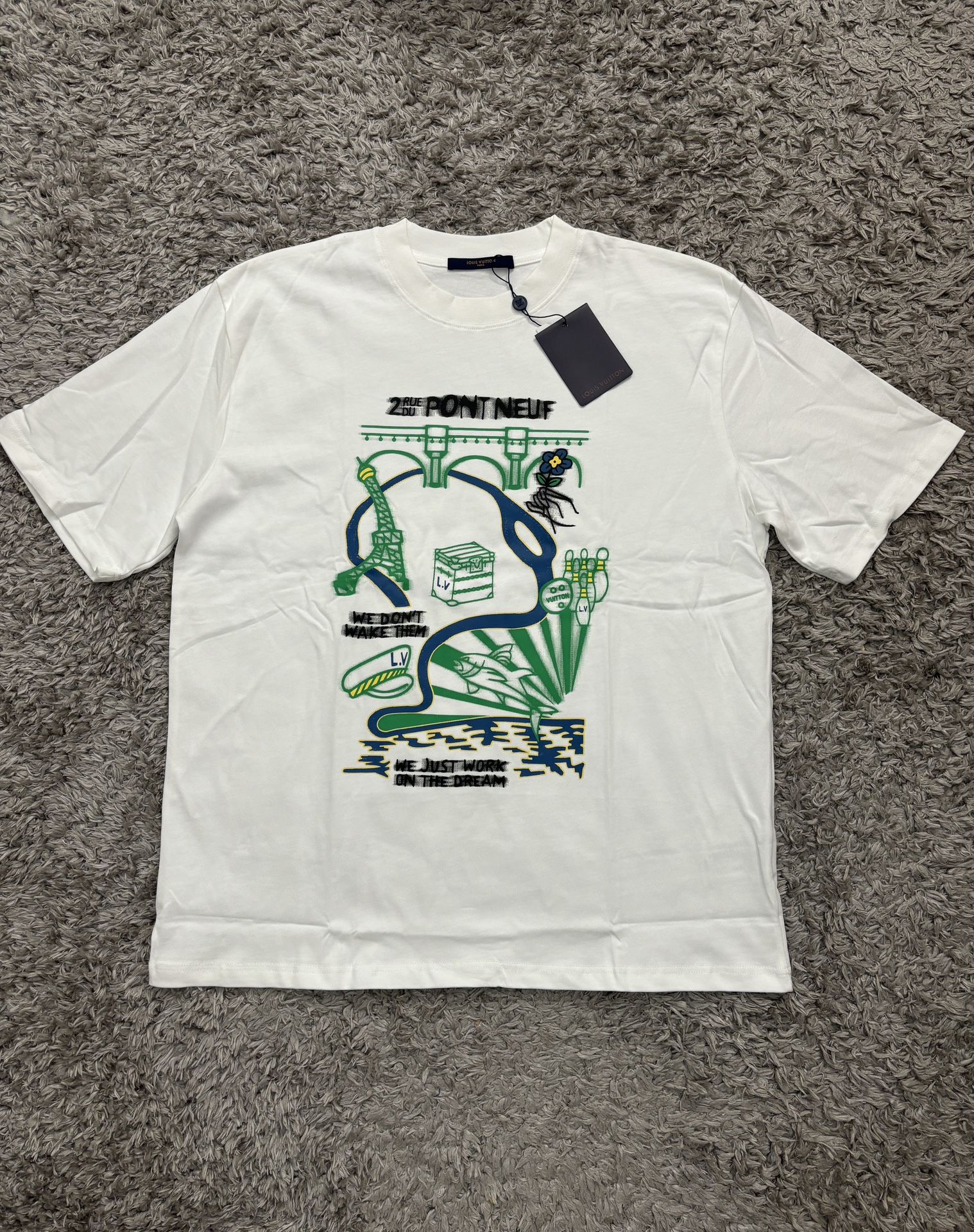 LV t shirt size S