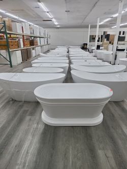 Bathtub, freestanding