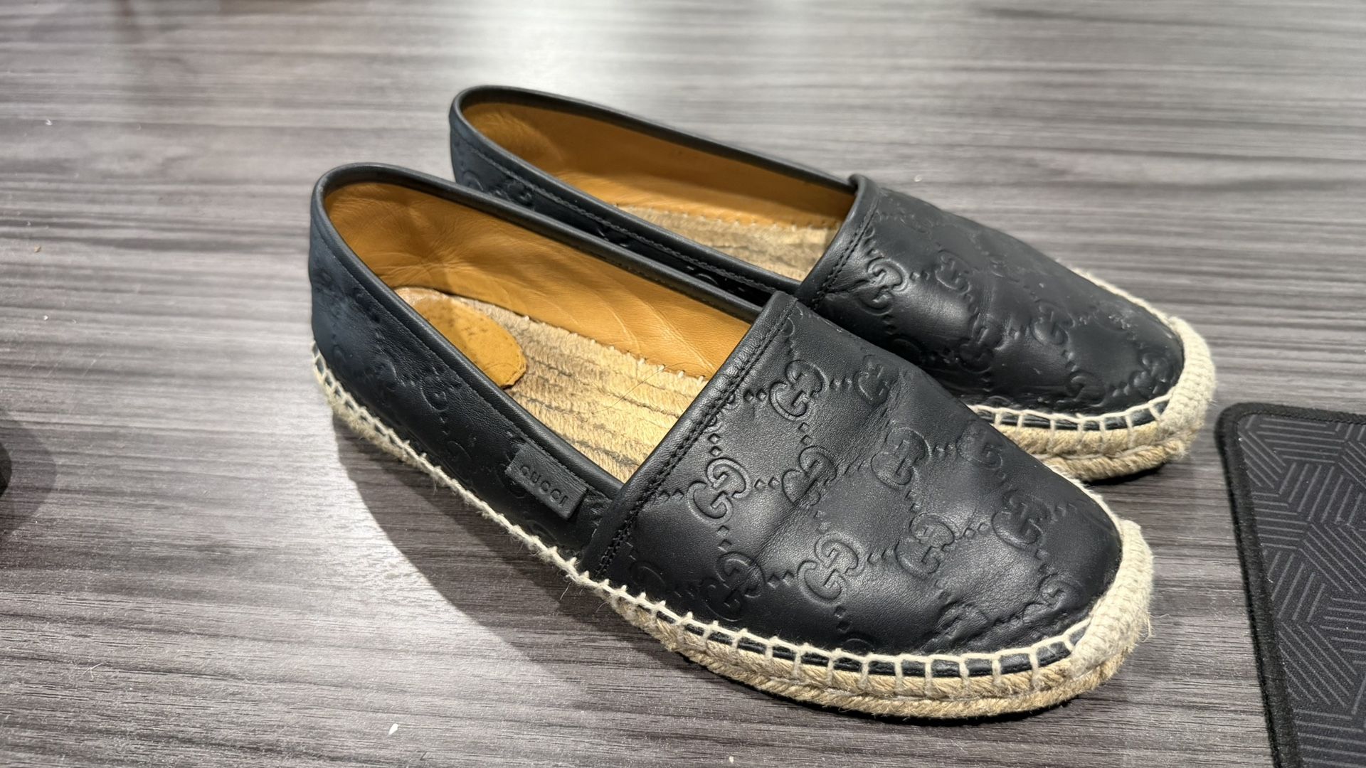 Great condition Gucci Women's Pilar leather GG logo Espadrilles 38.5 US 8.5