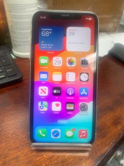 IPHONE XR - UNLOCKED - 64GB- WHITE