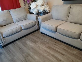 2. BUENAS CONDITIONS   SOFAS 