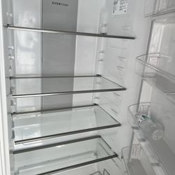 Frigidaire 20 Ft Cu Frost Free Upright Freezer 