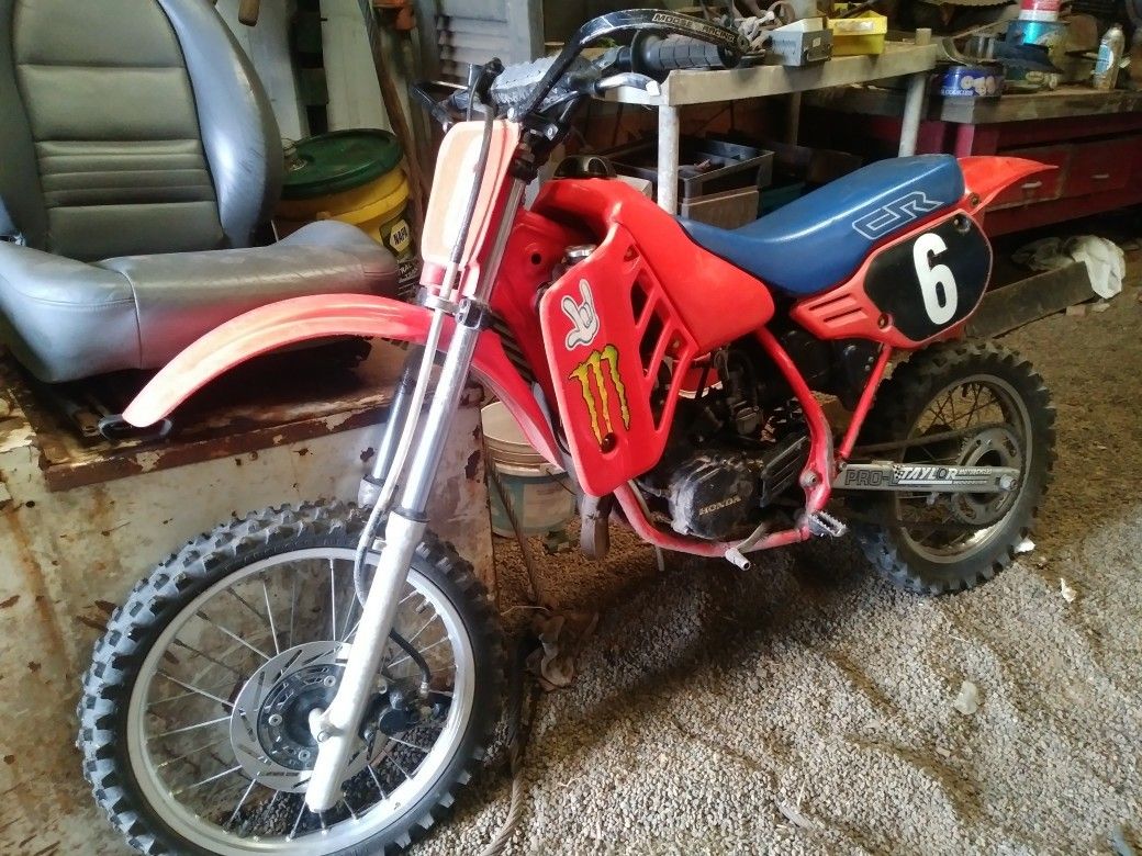 Clean and Fast 1986 Honda CR80 2 stroke Dirtbike