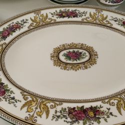 Wedgwood Dinnerware For 6, 30 PCs, Like New
