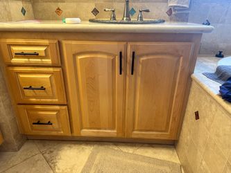 Bathroom vanities and cabinet