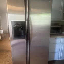 Moving Today – Side-by-Side Stainless Steel Fridge – Works Great – $20 OBO / FREE
