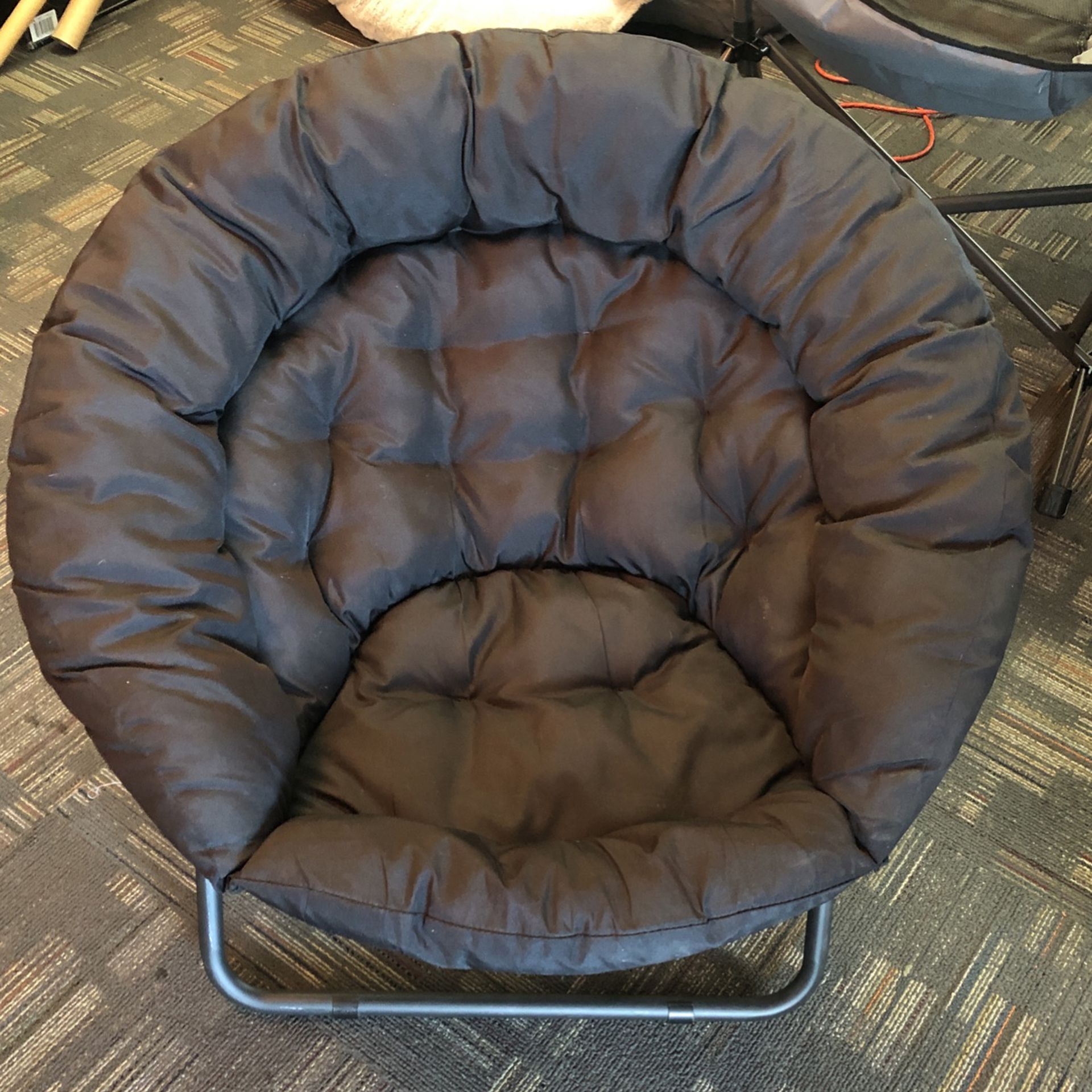 Black Saucer Chair 