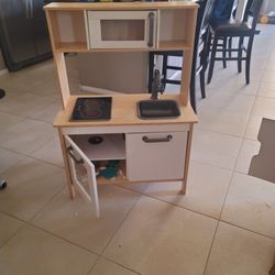 Children's kitchenette