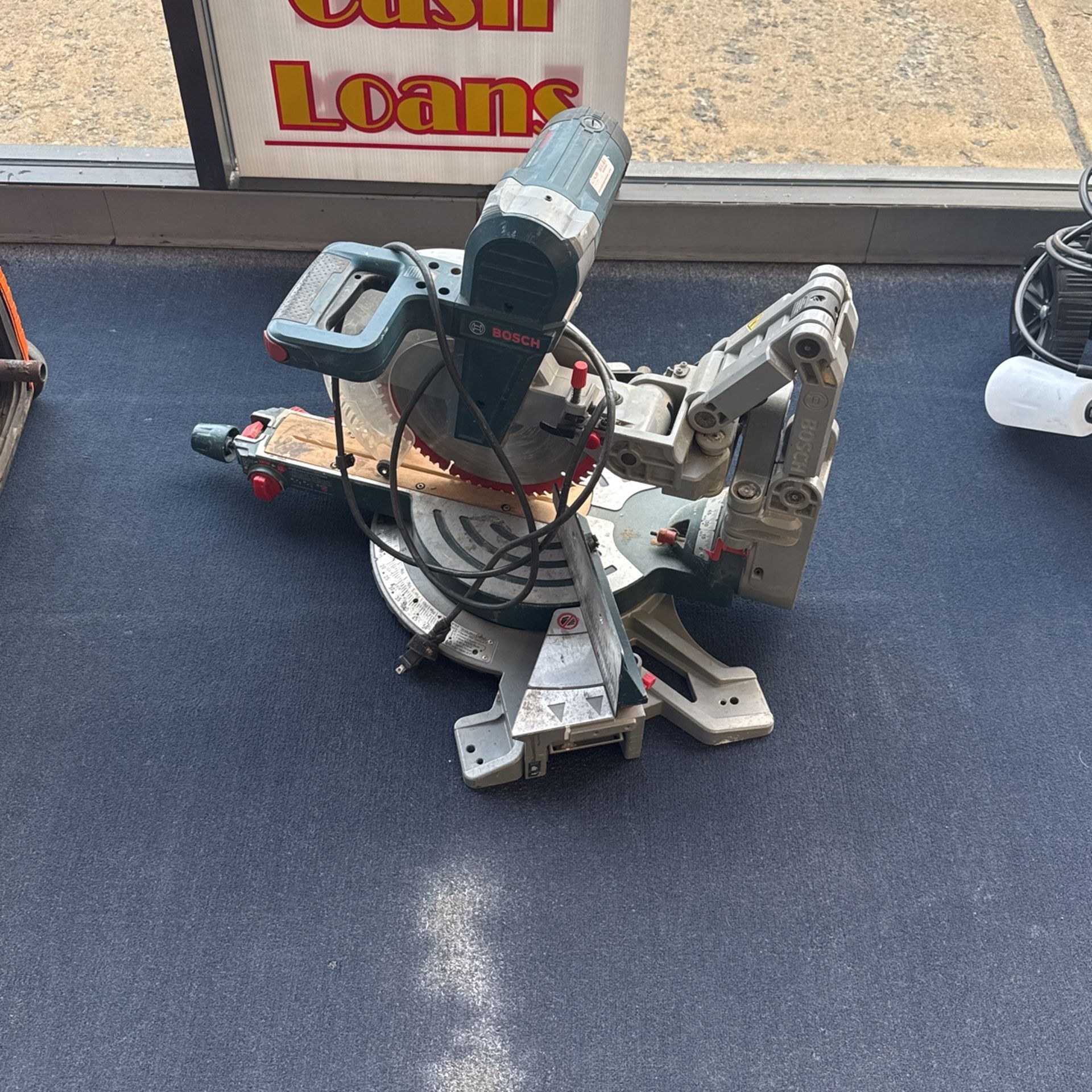 Bosch GCM12SD miter Saw
