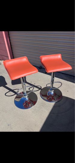 2 Bar Stools