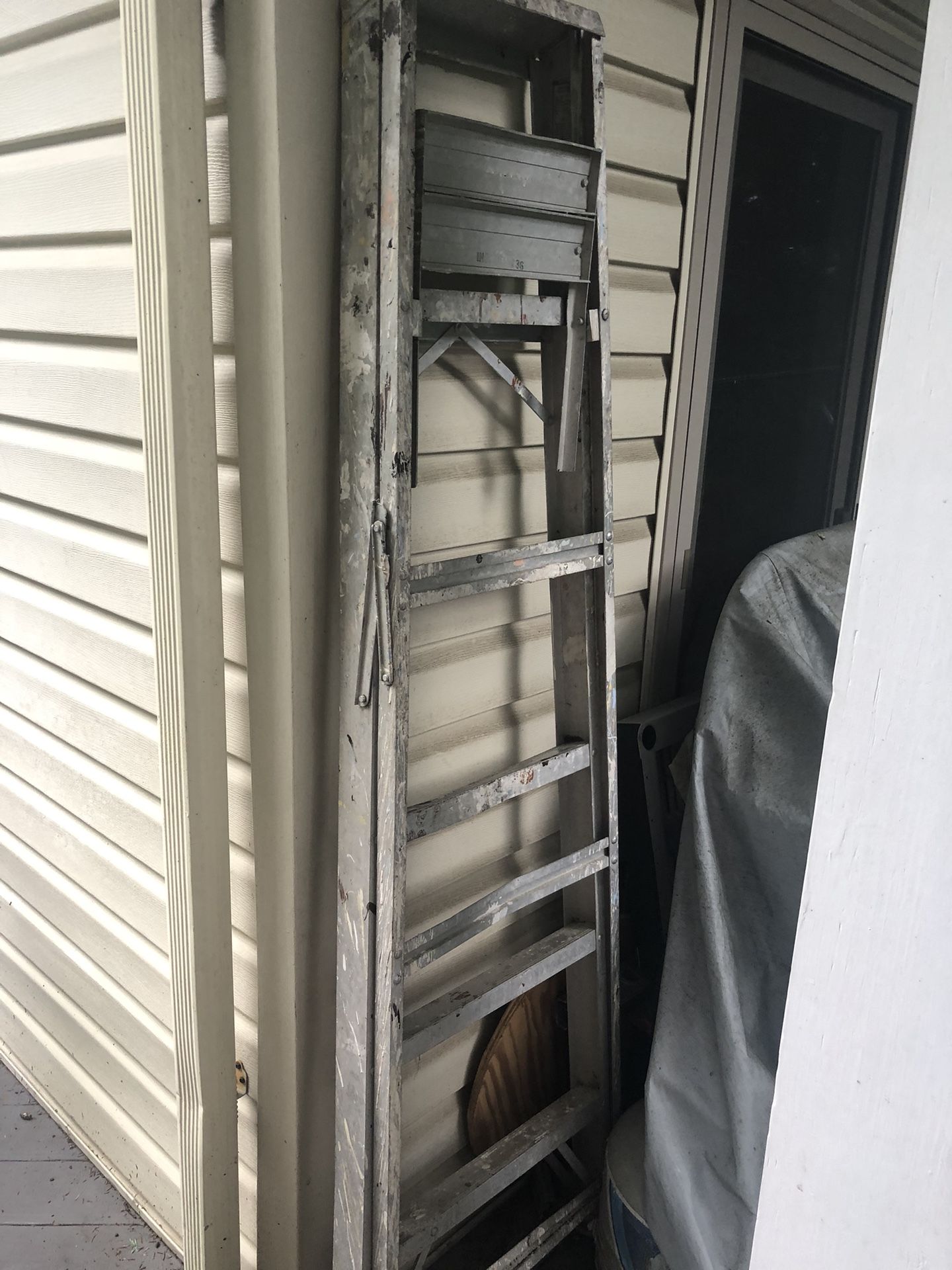 Nice Tall Ladder 6ft