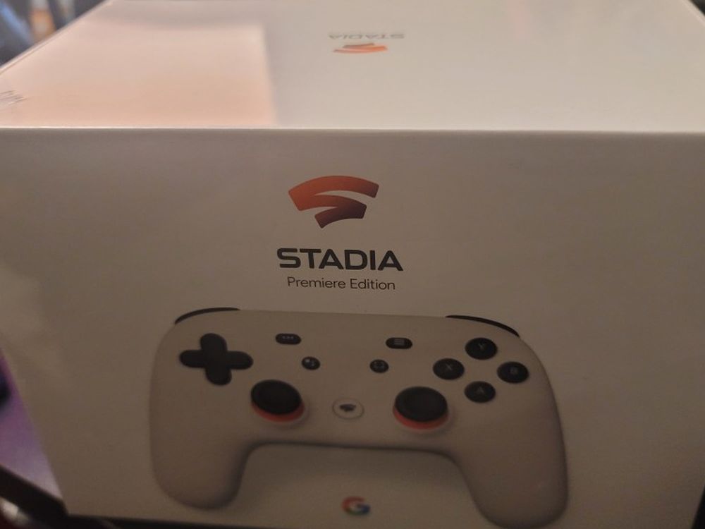 Stadia Controller with a Chromecast Ultra