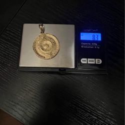 10k Gold Pendant 