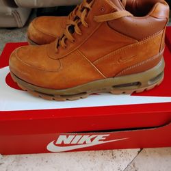 Nike Goadome Boots