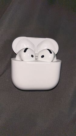 AirPods 4 w/noise cancellation