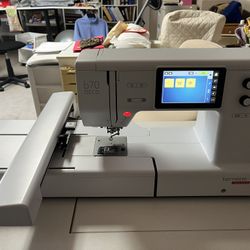  Bernina Embroidery Machine