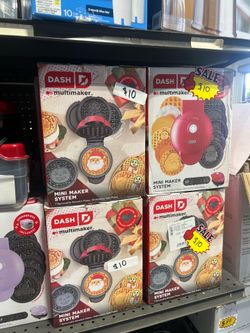 Dash mini waffle maker system