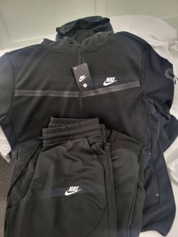 BLACK NIKE