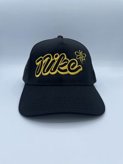 Retro Nike Bee 🐝 Embroidered Hat.