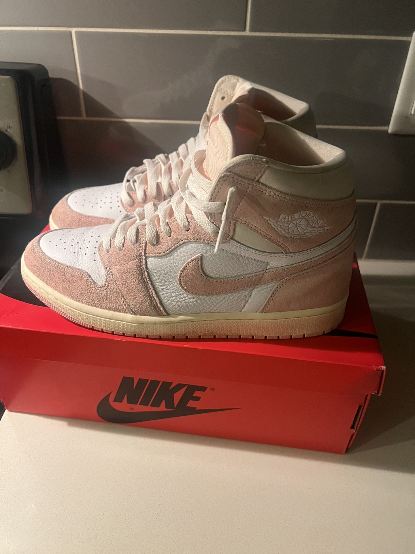 Air Jordan Retro 1 - washed Pink Size 10