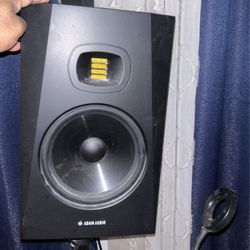 Adam Audio T8V Pair - Perfect condition