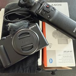 Sony ZV-1F Vlogging Camera With The GP-VPT2BT Handle