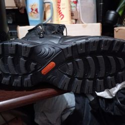 Man's boots like new size 9 best offer