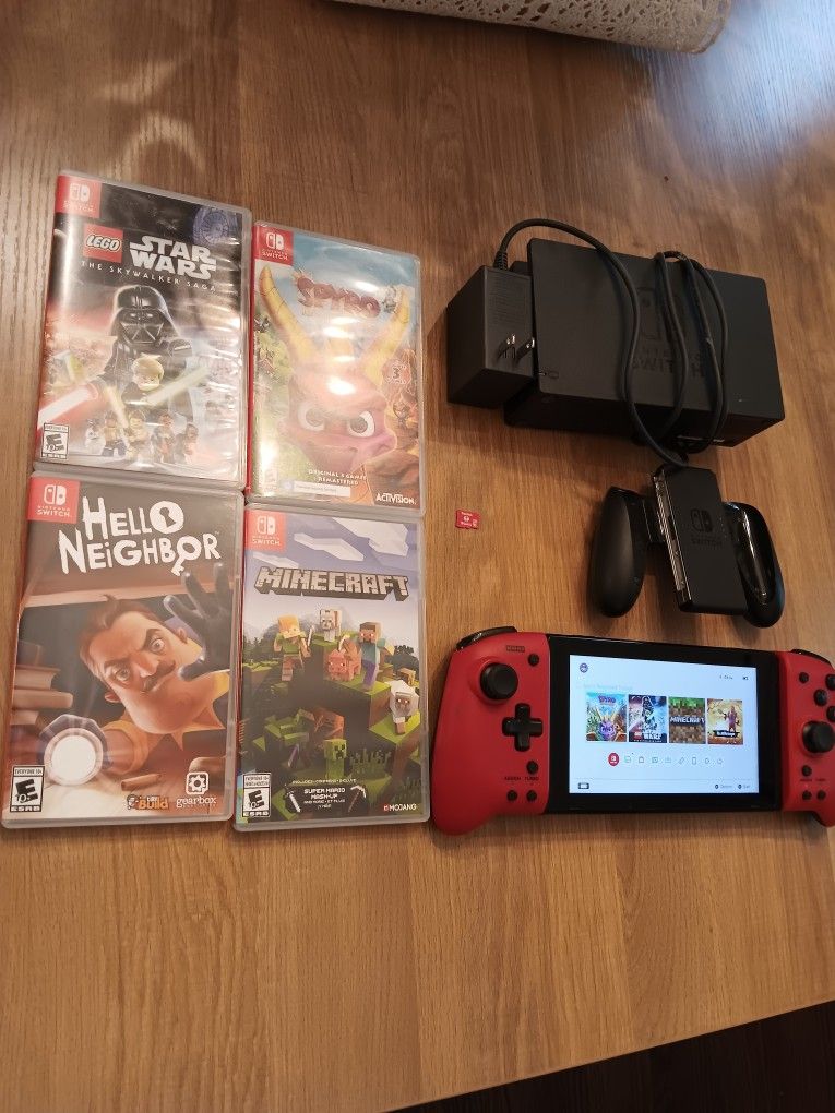 Nintendo Switch, 4 Games, Carrying Case