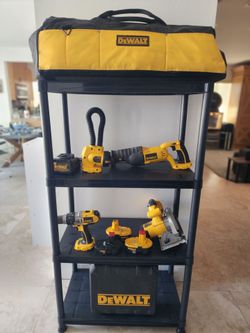 Dewalt Combo Kit 18v. Drill, Reciprocating Saw, Skill Saw, Light, 3 batteries, charger