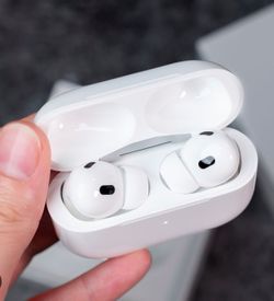 Apple Air Pod 2nd Generation USB C Port