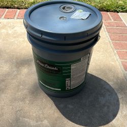 Dunn Edwards Paint In “Equestrian” 5 Gal In Versaglo-New